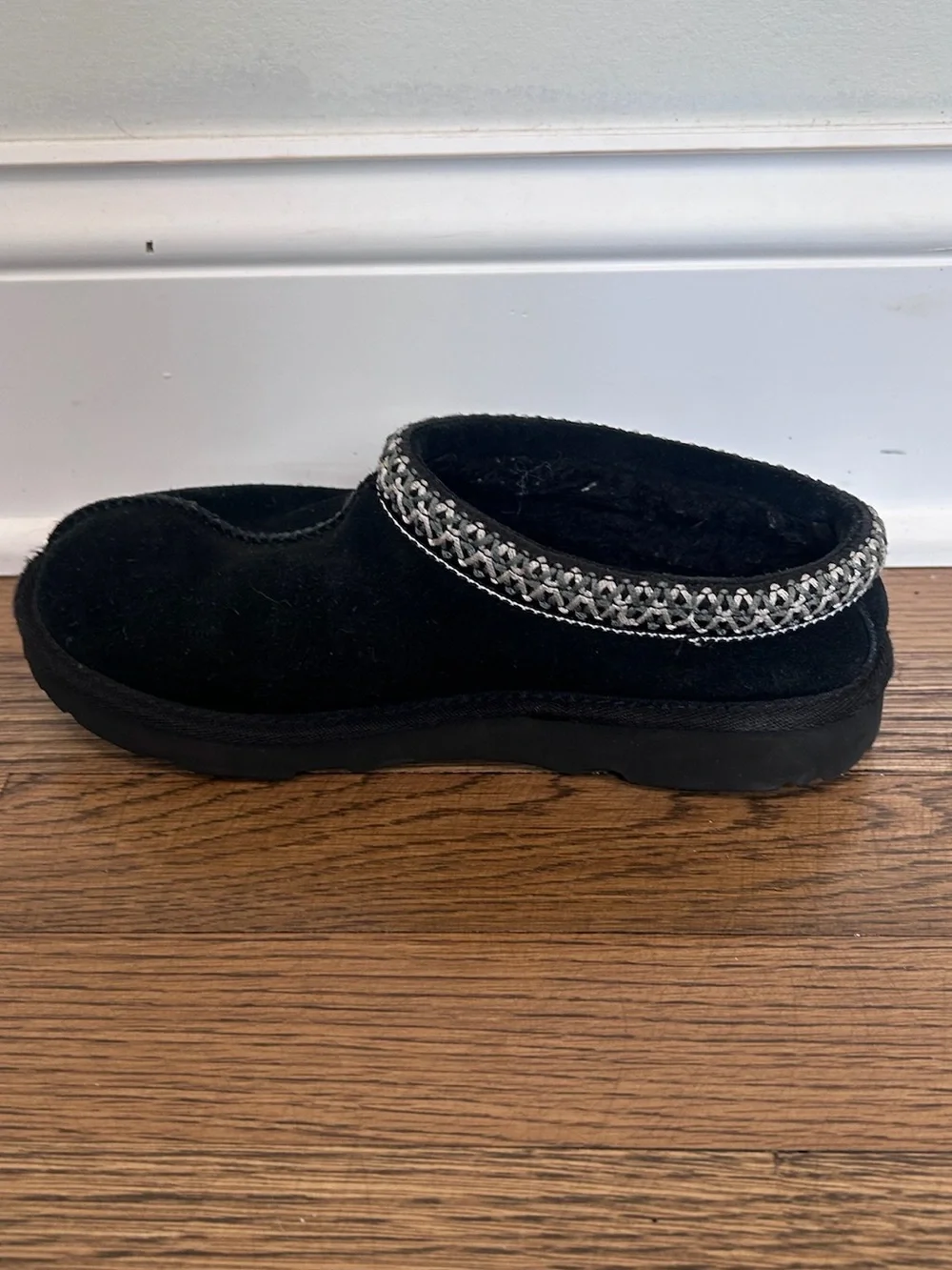 UGG Kids Tasman II Slippers Black Suede Size 3 Big Kid Slip On Clog Shoes Comfy